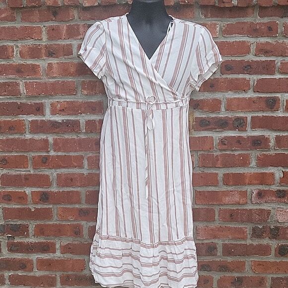 Stripped wrap dress - Picture 1 of 7